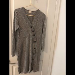 Stripped long sleeve dress, assymetrical buttons